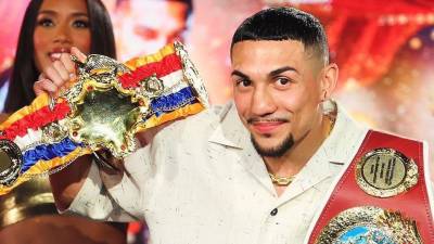 El boxeador Teófimo López cuenta con 26 años de edad.