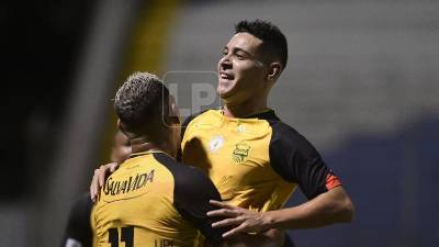 Real España venció 3-1 al Victoria en el estadio Morazán de San Pedro Sula.