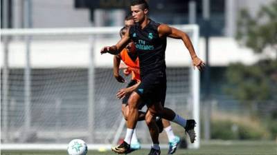 Cristiano Ronaldo en acción en la práctica del Real Madrid.