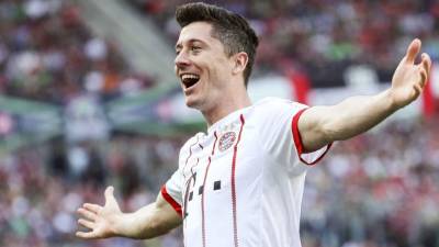 Lewandowski se ha convertido en bestia negra del Real Madrid. FOTO EFE.
