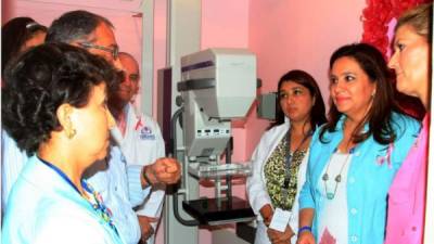 Sala. En 2014, la primera dama Ana de Hernández inauguró la sala donde funcionaría el mamógrafo.