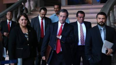 Mauricio Villeda, presidente del CCEPL, y diputados liberales participaron del diálogo.