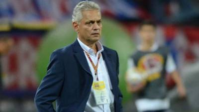 LONDON, ENGLAND - MARCH 05: Ecuador manager Reinaldo Rueda during the International Friendly match between Australia and Ecuador at The Den on March 05, 2014 in London, England. (Photo by Charlie Crowhurst/Getty Images)