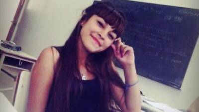 El novio de la joven de 16 años afirmó que 'solo quería asustarla'.