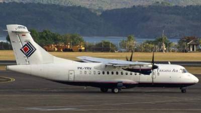 El avión y sus tripulantes están siendo buscados por las autoridades de Indonesia, así lo informó su presidente.