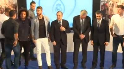 Florentino solamente fue saludado por Ramos y al final lo hicieron Casillas y Ancelotti por un aparente compromiso de protocolo.