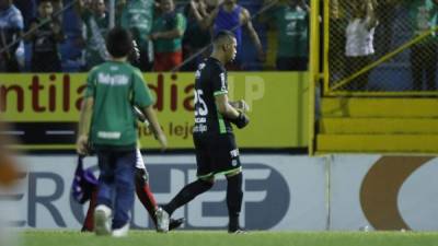 Denovan Torres salió cabizbajo el pasado sábado del estadio Morazán tras su grave error que provocó el empate del Marathón.