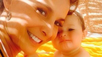 Lorena Rojas logró adoptar a su hija Luciana en 2013.