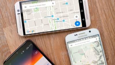 Hay aplicaciones de navegación para diversas clases de uso y varias de ellas funcionan enl línea o fuera de ella.