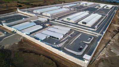 La megaprisión que construirá Honduras tendrá características muy similares a las del Centro de Confinamiento del Terrorismo en El Salvador.