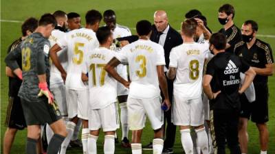 El Real Madrid está a un triunfo de conseguir el título de la Liga Española y lo buscará este jueves contra el Villarreal. Esta es la alineación que manda Zidane en el estadio Alfredo Di Stéfano.