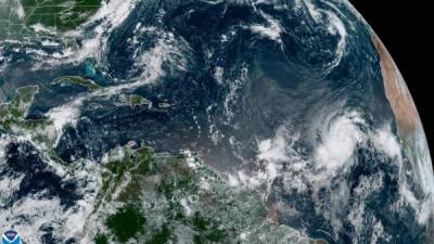 La tormenta tropical Larry se convirtió en huracán este jueves en medio del Atlántico oriental sin presentar amenaza en tierra por ahora. Foto: EFE/NOAA