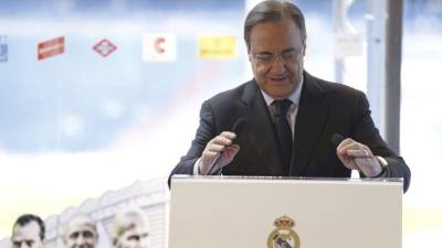 El presidente del Real Madrid, en el Santiago Bernabéu durante la presentación del Corazón Classic Match 2015.