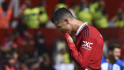 Cristiano Ronaldo no desea continuar en el Manchester United pero tiene contrato hasta el 2023.
