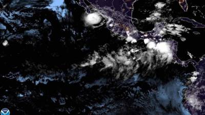 Este jueves, el Gobierno mexicano alertó de que había más de medio millón de personas en riesgo en el noroeste del país por el potencial impacto del ciclón.