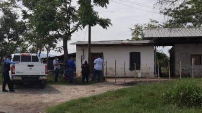 La pareja quedó dentro de la vivienda.