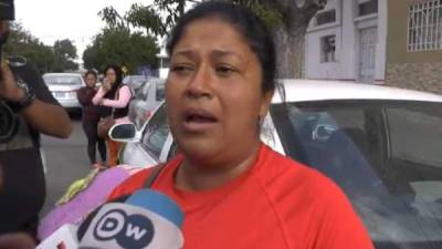 La centroamericana y sus hijas se encuentran en la garita migratoria de Otay, en San Diego, California.