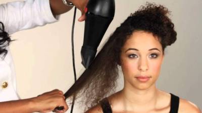 El colegio ha exigido a las estudiantes afroamericanas alisarse el cabello, lo que ha generado una polémica en Sudáfrica. Foto referencial.