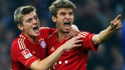 Ambos jugadores son jugadores son compañeros de la Selección alemana.