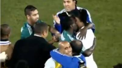 Young Moroccans take part in the Boujloud festival, a popular celebration also known as the 'Moroccan Halloween' in the Sidi Moussa district of Sale near Rabat, on October 27, 2018. (Photo by FADEL SENNA / AFP)
