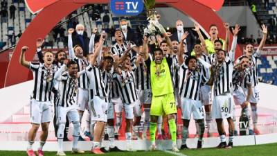 La Juventus le ganó al Atalanta en la final de la Copa Italia y levantó el título. Foto AFP