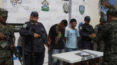 Las autoridades están tras la busqueda de otro de los involucrados en el crimen.