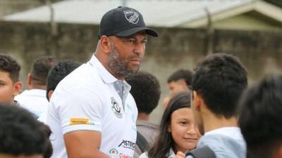 Muma Bernárdez fue parte de las clínicas deportivas que impartieron los Hermanos Catrachos.