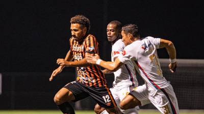 Olimpia remontó y venció al Águila de El Salvador.