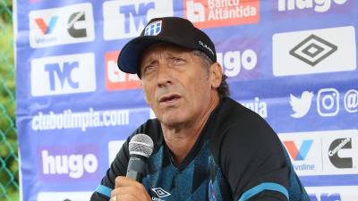 Pedro Troglio compareció este martes ante los medios de comunicación.