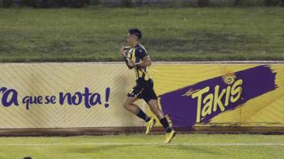 Juan Vieyra marcó un gol olímpico en el Real España vs Victoria.
