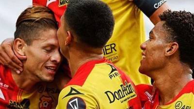 El mexicano José de Jesús Godínez fue la figura del Herediano al marcar un doblete.