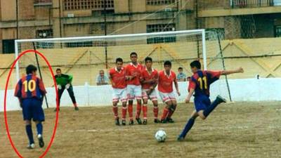 Juanjo Clausí era el único jugador que dejaba a Lionel Messi con ganas de tirar las faltas en las inferiores del FC Barcelona. Y es que hoy en día nadie pondría en duda quién tiene que tirarlas.