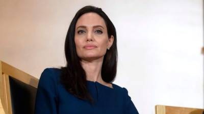 Angelina Jolie realiza frecuentemente visitas a zonas de conflictos y áreas con problemáticas de refugiados.