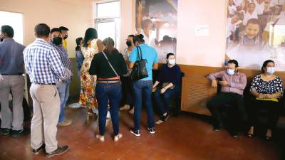 <b><span class=mln_uppercase_mln>trámite.</span></b> Los candidatos que aprobaron deben acudir a la departamental para presentar reclamos.<span class=mln_uppercase_mln> </span>