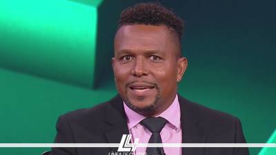 Carlos Pavón es panelista de varios programas de la compañía TUDN.