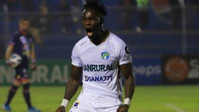 Golazo: Rubilio Castillo se estrena como goleador del Comunicaciones
