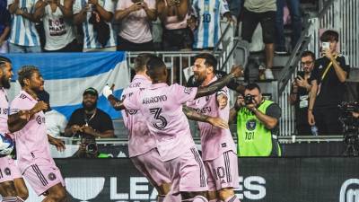 Messi celebrando uno de sus dos goles en la victoria del Inter Miami ante Orlando City.