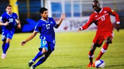 El juego ha tenido pocas acciones de gol. Foto El Gráfico.