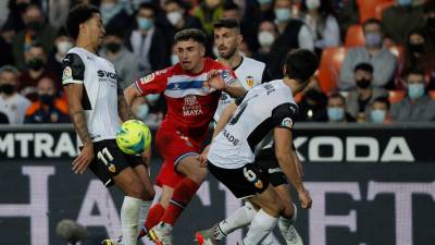 Valencia y Espanyol disputaron el último partido del 2021 en la Liga de España.