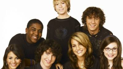 El programa de Nickelodeo cumplió 14 años de su estreno en 2005 y 11 desde que el show llegara a su final en 2008.Algunas de las estrellas del programa aún persiguen carreras en Hollywood, mientras otras han decidido alejarse de los reflectores , esto es lo que el elenco de Zoey 101 hace hasta ahora.