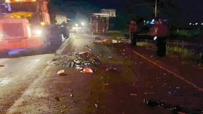 Esposos y su bebé mueren en accidente