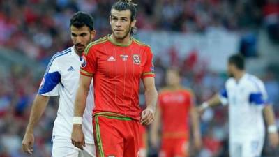 Bale, por su parte, severamente vigilado, solo buscó el gol con tiros lejanos o acciones a balón parado.
