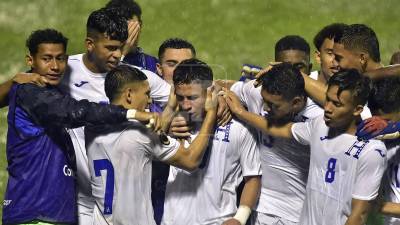 Futbolista de la Sub-20 de Honduras celebrando uno de los tres goles marcados ante Antigua y Barbuda.