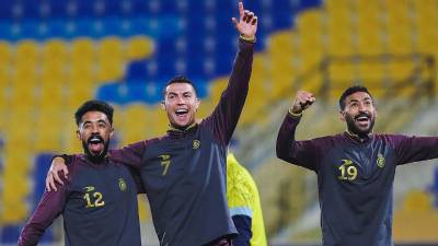 Cristiano Ronaldo en uno de los entrenamientos con sus compañeros del Al-Nassr.