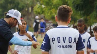 La Academia POVOA es un instituto de Alto Rendimiento con el objetivo de preparar futbolistas para que tengan las capacidades competitivas necesarias tanto deportivas como educativas para ser fichados por equipos o conseguir becas deportivas en buenas universidades.