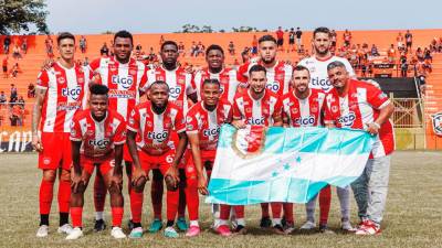 El Vida anunció de manera oficial la primera baja del club y es el estadounidense Jonathan Bornstein.