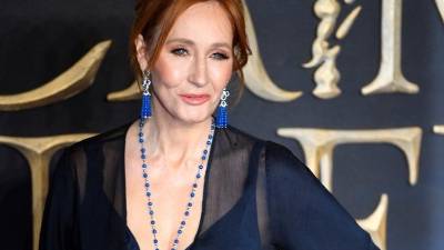 Según la nueva ley, la identificación errónea de género podría constituir un delito en determinadas circunstancias. Rowling en X escribió que “si lo que escribo aquí constituye un delito según la nueva ley, espero que me arresten”.