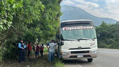Autobús de la empresa Copanecos donde se produjo un asalto que dejó como resultado la muerte una persona en San Pedro Sula.