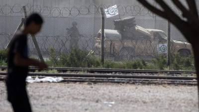 La ciudad siria de Tal Abiad sigue siendo escenario de combatesLas ciudades sirias de Ras al Ain y Tal Abiad, que el Ejército turco había declarado bajo su control en su actual ofensiva en Siria, seguían hoy siendo escenario de combates, con denso fuego de artillería.