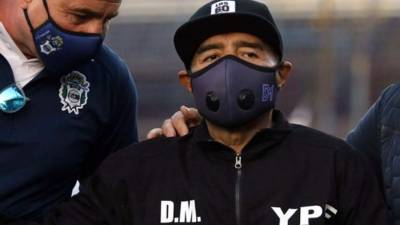 Diego Maradona fue internado en la ciudad de La Plata.